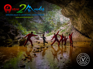 Spéléo Grotte Roche - initiation famille