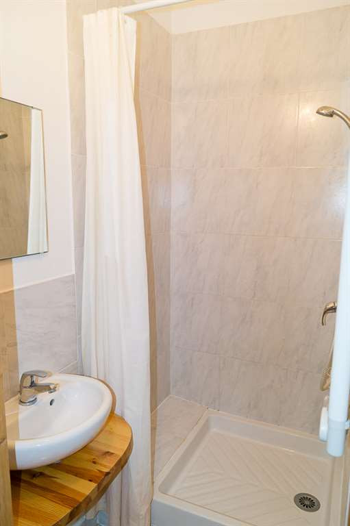 Cabine douche au 1er
