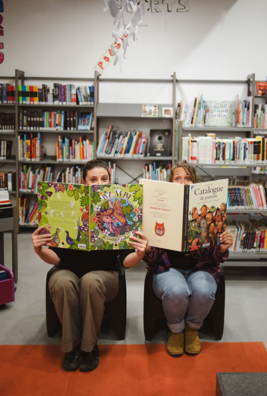 photo des bibliothécaires en pleine lecture