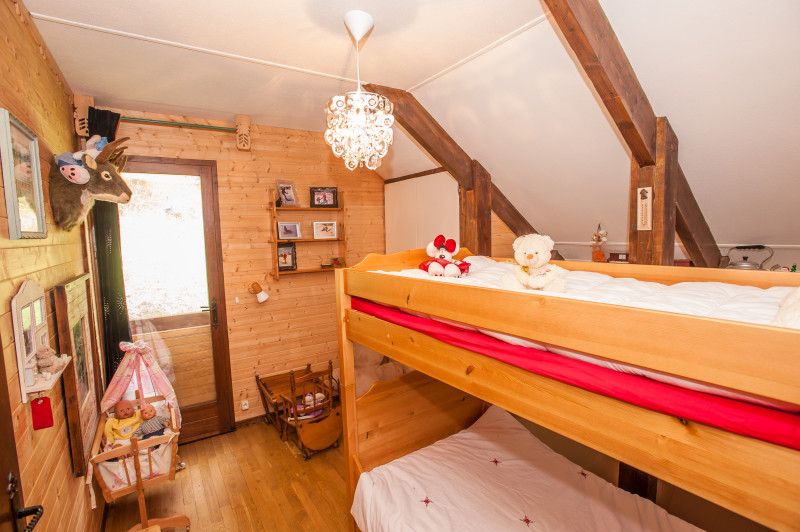 Chambre 1 avec un lit superposé