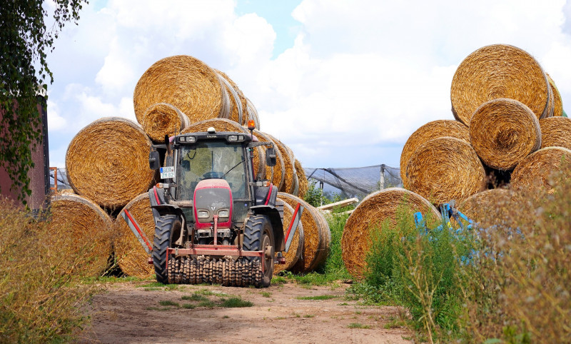 tractor_5519718_1920.jpg