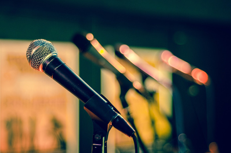 mic_g50b79097d_1280.jpg