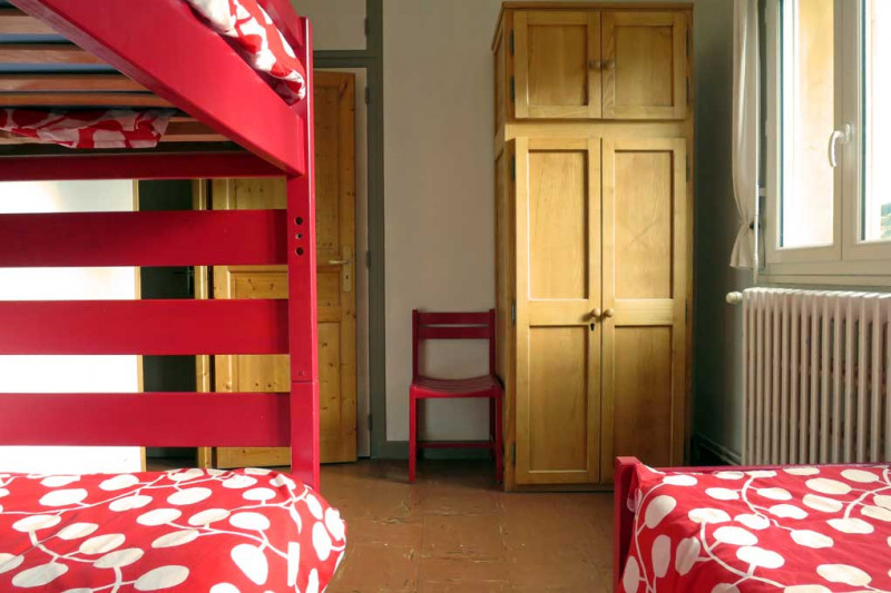 Chambre Enfants avec placard et armoire de rangement