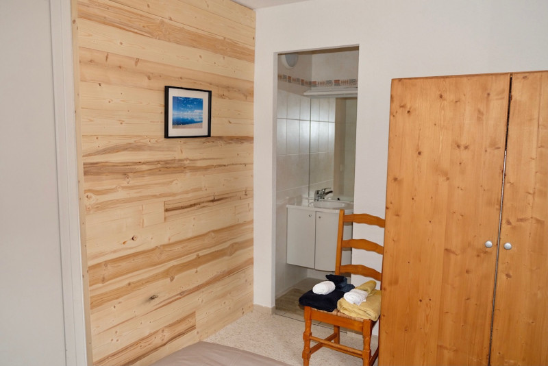 Salle d'eau dans chambre double