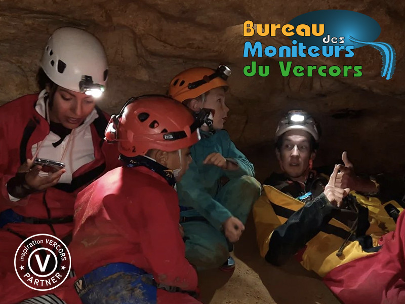 Spéléo Grotte Vercors initiation famille - © Bureau des moniteurs Spéléo Grotte Vercors initiation famille