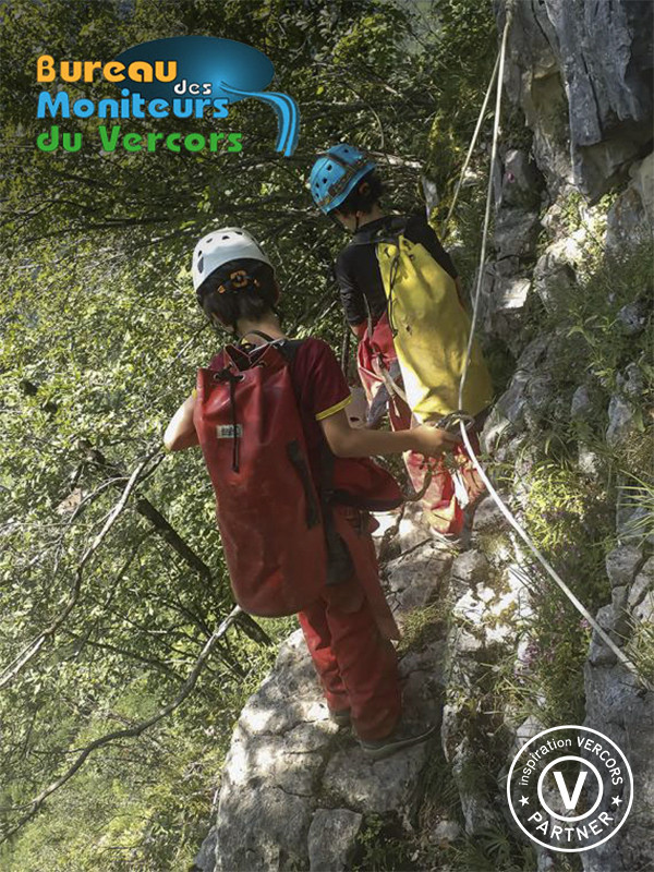 Spéléo avec le Bureau des Moniteurs du Vercors - © Bureau des moniteurs Spéléo avec le Bureau des Moniteurs du Vercors