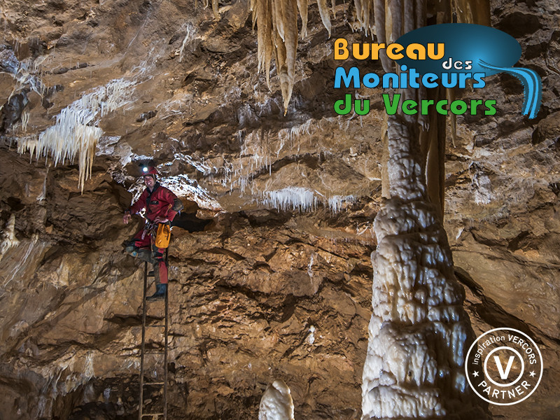 Spéléo avec le Bureau des Moniteurs du Vercors - © Bureau des moniteurs Spéléo avec le Bureau des Moniteurs du Vercors