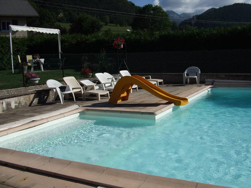 Piscine commune de la Petite Ferme des Près Verts