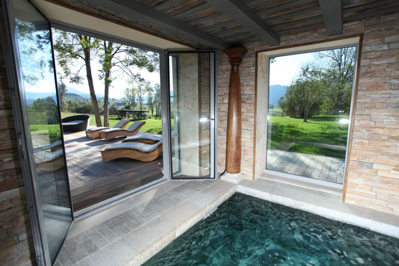 chateau_des_girards_piscine2.jpg chateau_des_girards_piscine2.jpg