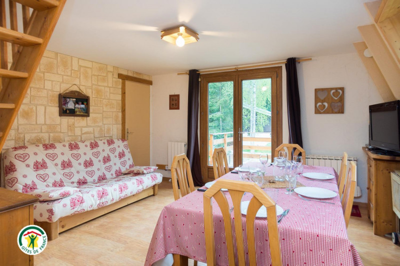 Séjour ouvrant sur la belle terrasse - © Gîtes de France Séjour ouvrant sur la belle terrasse