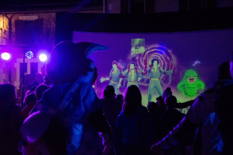 Des surprises sur l'écran géant de la place Des surprises sur l'écran géant de la place