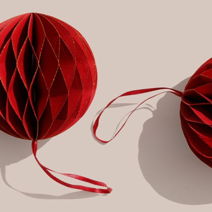 Atelier créatif : boule de Noël en papier_Autrans-Méaudre en Vercors