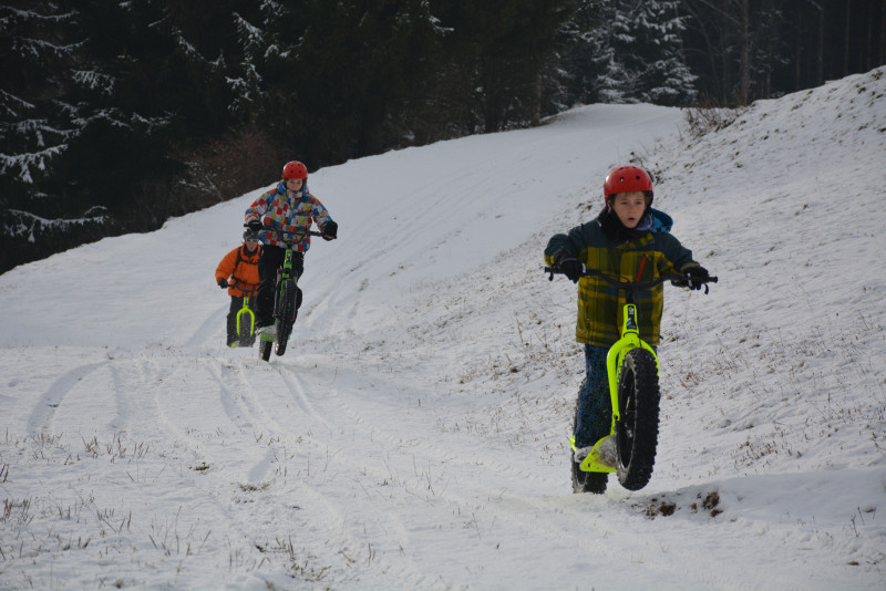 groupe_en_fat.jpg groupe_en_fat.jpg