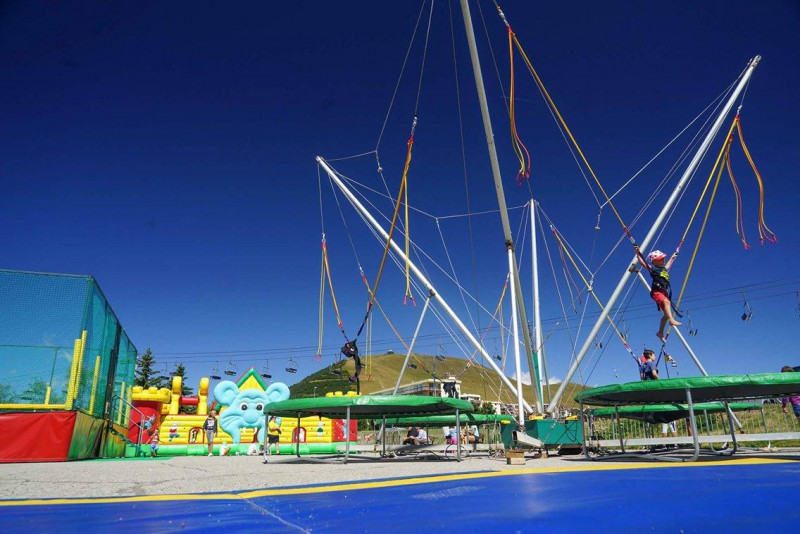 Trampoline élastique (bungee)