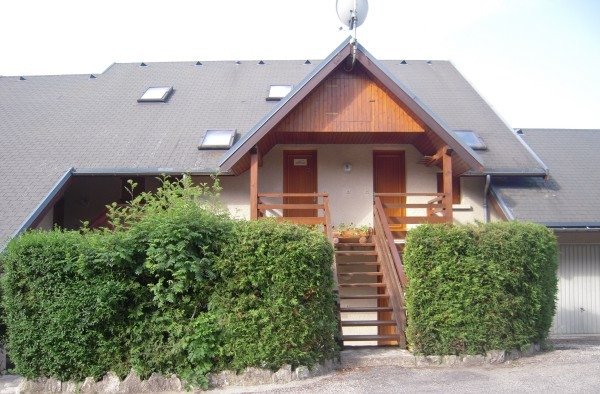 Vue de l'entrée porte de gauche 1er étage ( Nord ) Vue de l'entrée porte de gauche 1er étage ( Nord )