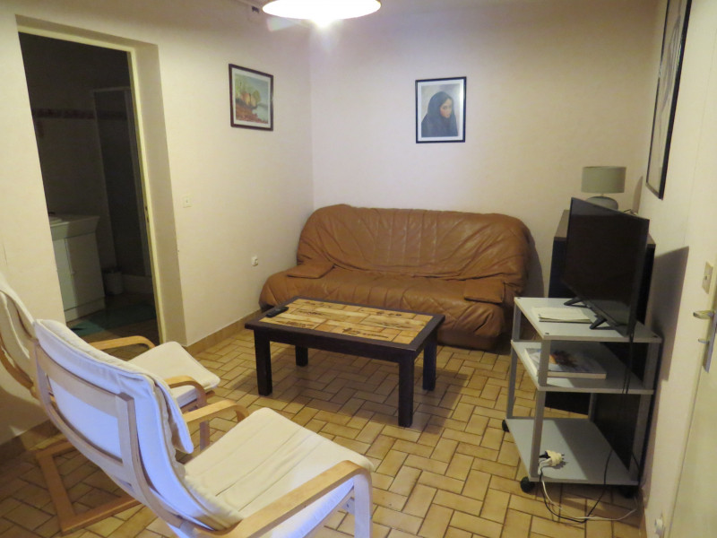 cabine avec clic-clac 2 places  et 2 fauteuils