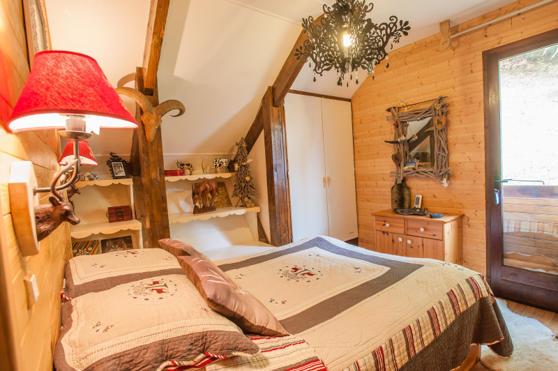 Chambre 2 avec un lit double