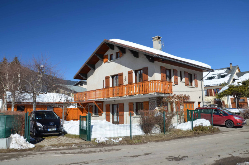 Vue extérieure de la maison 2