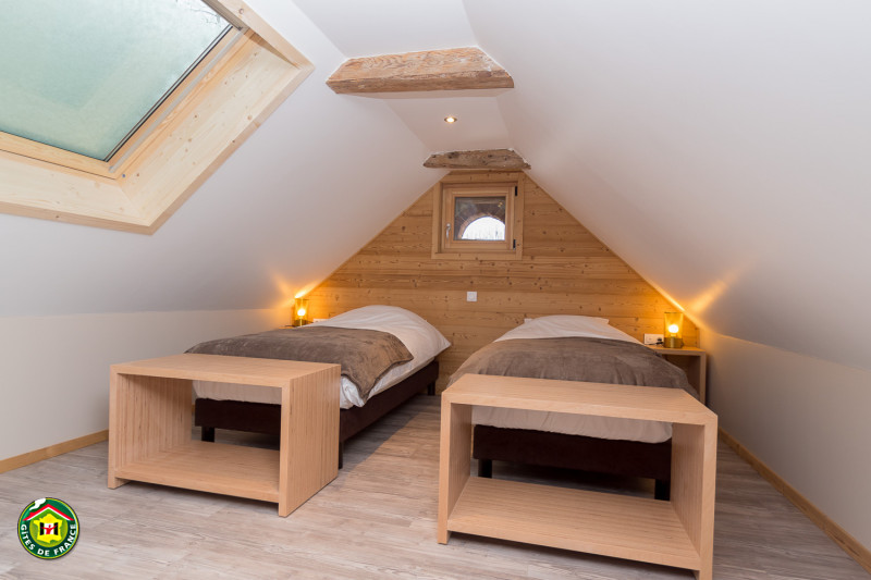 Ch.2 au 2ème grande chambre en soupente - © Gîtes de France Ch.2 au 2ème grande chambre en soupente