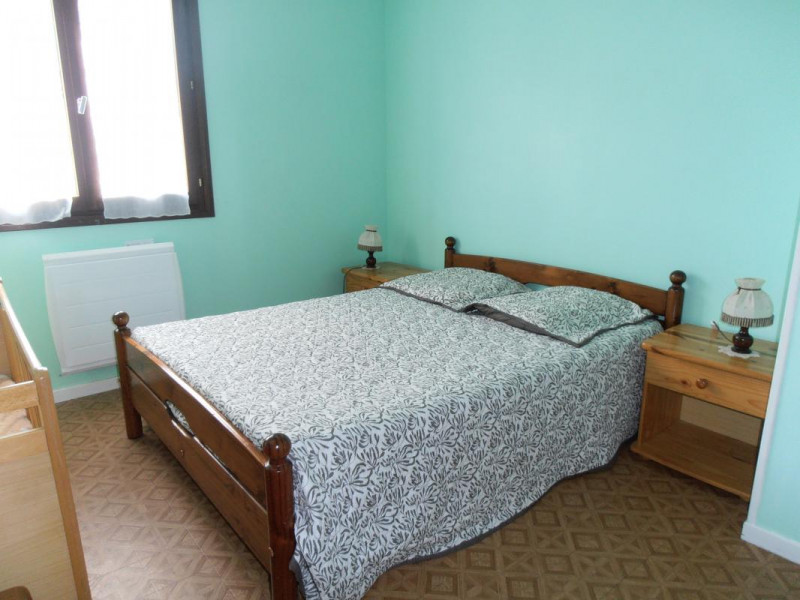 Chambre n°2 : 1 lit 140x200 + 1 lit bébé