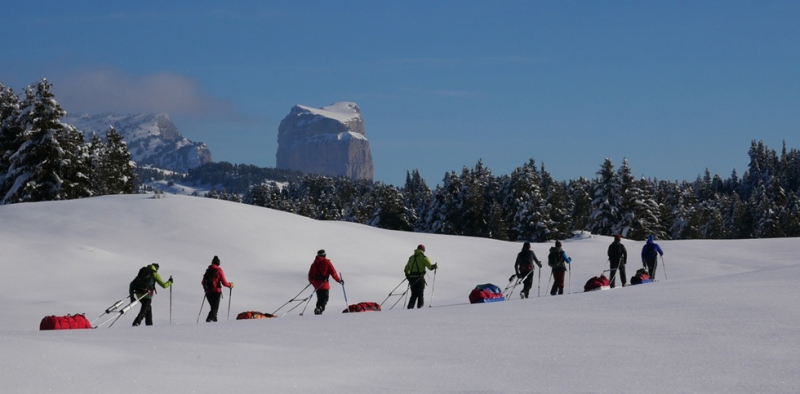 Randonnée raquettes & bivouac dans le Vercors avec aventure Nordique !_Lans-en-Vercors