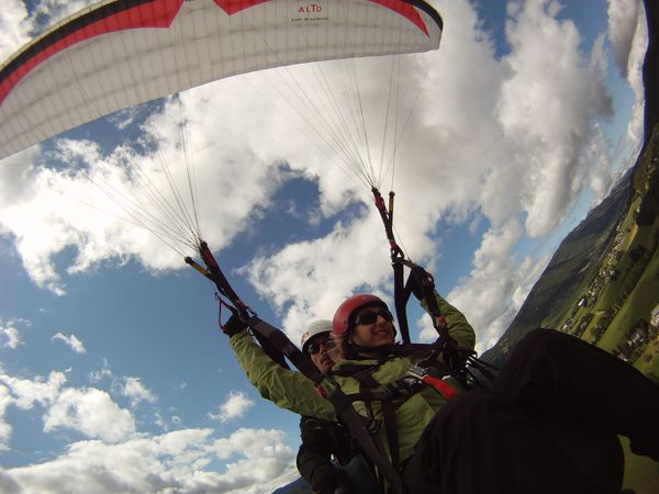 Baptême de parapente en biplace - © Alto Baptême de parapente en biplace