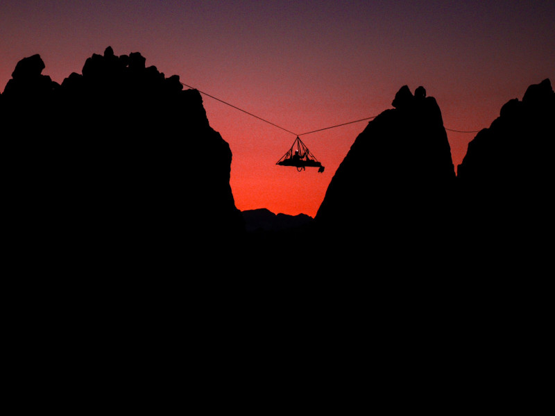 Portaledge entre des sommets Portaledge entre des sommets
