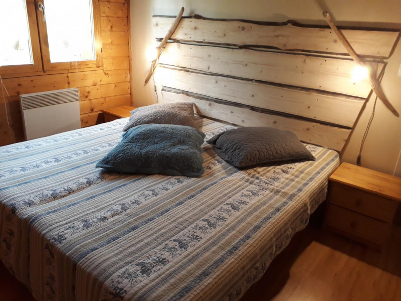 2 lits 90 qui peuvent se transformer en 1 lit 180 2 lits 90 qui peuvent se transformer en 1 lit 180