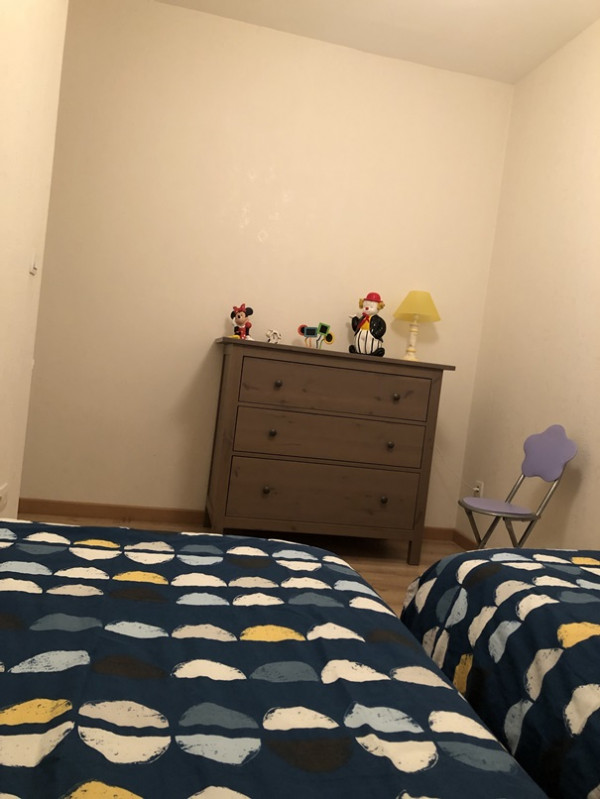 Coin nuit avec deux lits simples Coin nuit avec deux lits simples