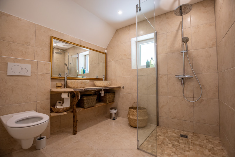 salle_eau_rez_de_chaussee_la_resilience.jpg - © La Résilience salle_eau_rez_de_chaussee_la_resilience.jpg