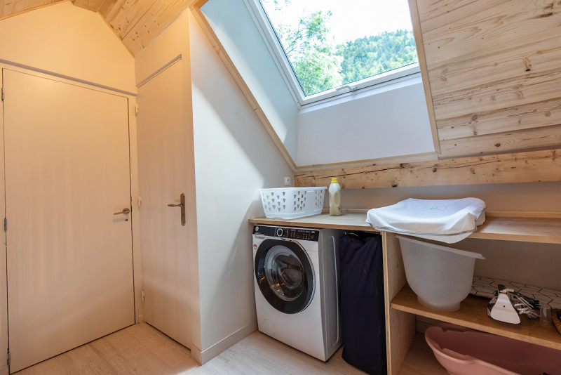 pallier_premier_etage_gite_la_resilience.jpg pallier_premier_etage_gite_la_resilience.jpg