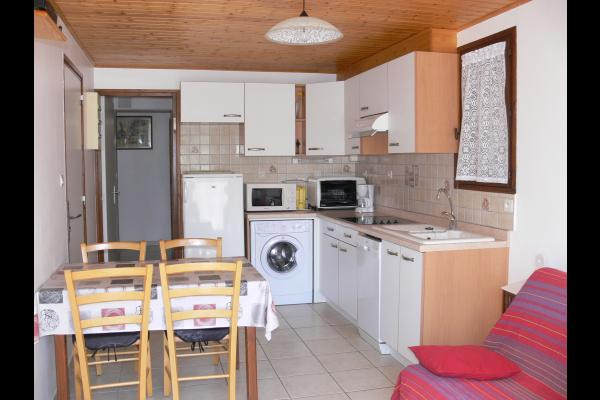 La salle à manger et la cuisine