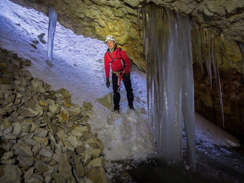 Spéléologie hivernale - © Antre 2 Mondes / Patrice Roth Spéléologie hivernale