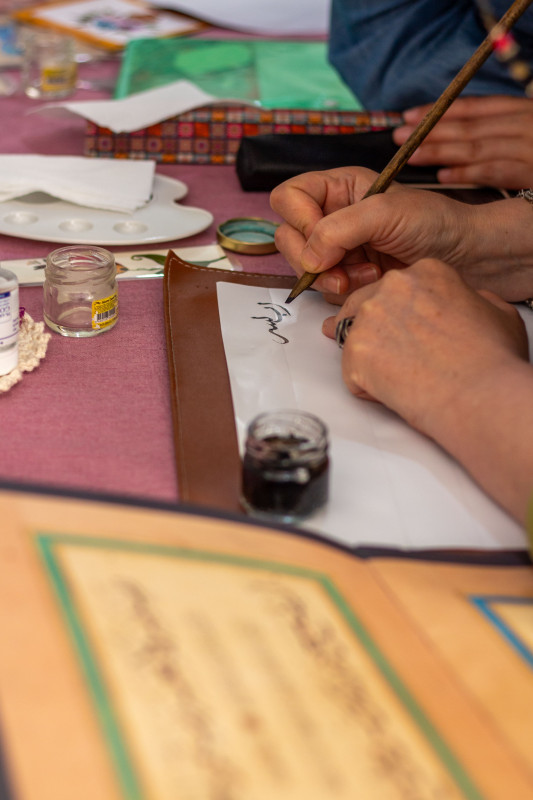 Atelier de calligraphie lettres hébraïques_Autrans-Méaudre en Vercors