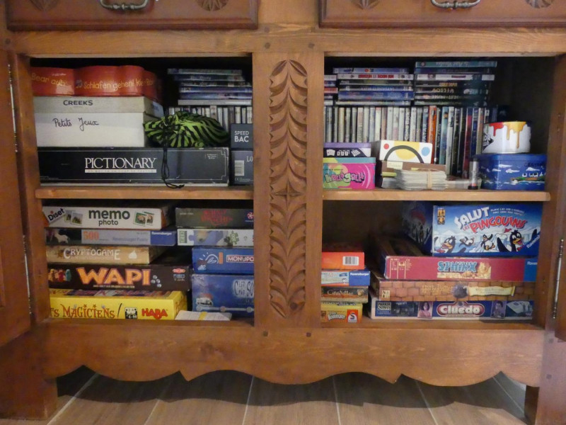 Jeux de société et livres à disposition