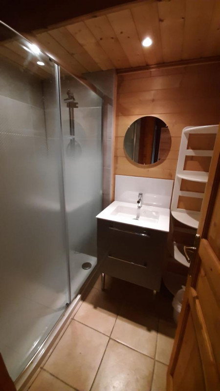 nouvelle douche (140X80), WC séparé - © Gîtes de France nouvelle douche (140X80), WC séparé