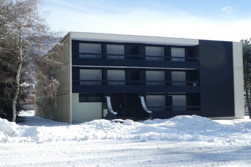 Vue de l'immeuble l'hiver
