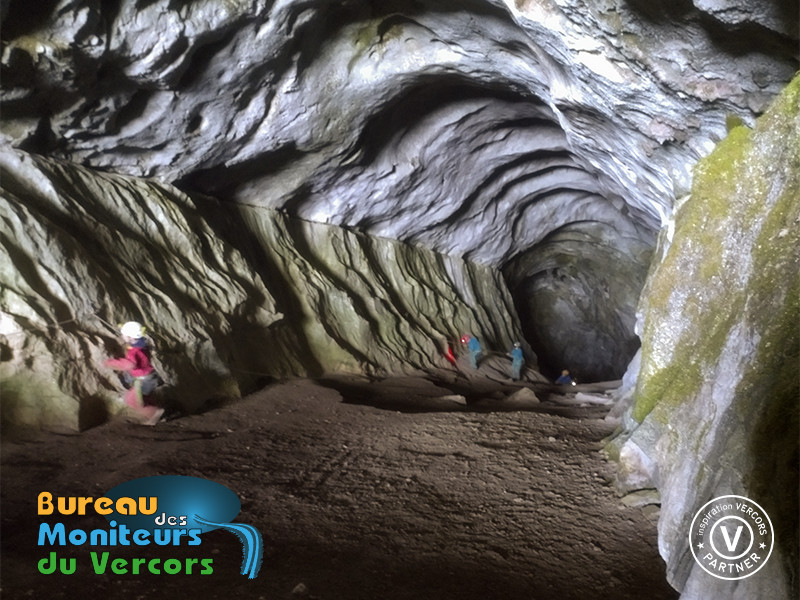 Spéléo avec le Bureau des Moniteurs du Vercors - © Bureau des moniteurs Spéléo avec le Bureau des Moniteurs du Vercors
