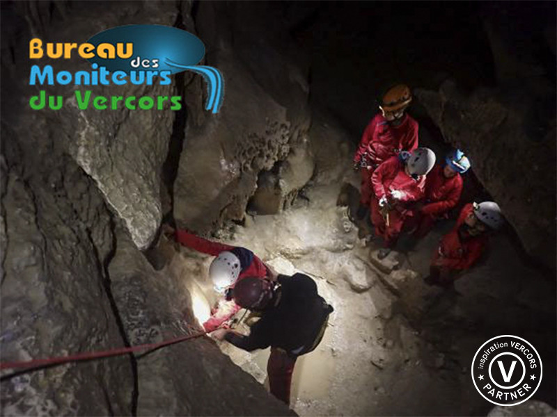 Spéléo avec le Bureau des Moniteurs du Vercors - © Bureau des moniteurs Spéléo avec le Bureau des Moniteurs du Vercors