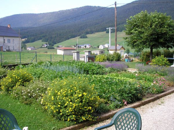Vue du jardin - © gîtes de France Vue du jardin