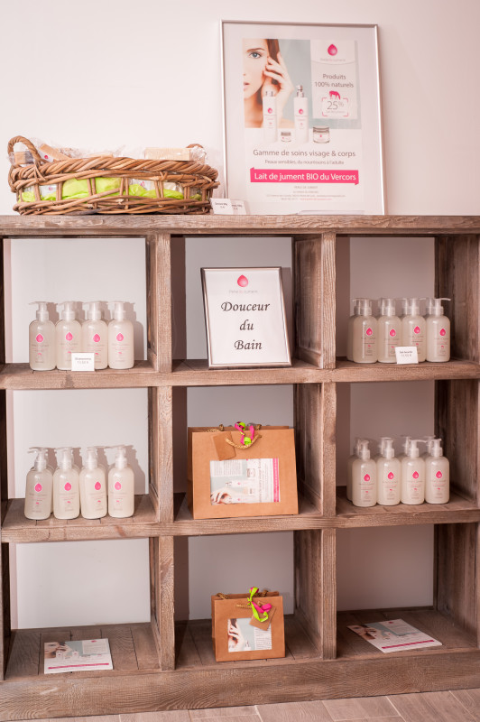 Produits de beauté Perle de Jument Lans en Vercors - © V.Juraszek/Oeil Itinérant Produits de beauté Perle de Jument Lans en Vercors