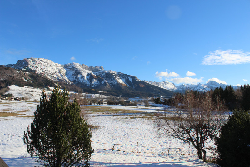 Vue panoramique enneigée depuis le chalet Vue panoramique enneigée depuis le chalet