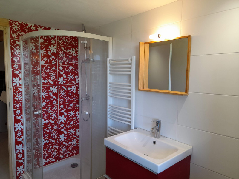 la salle de bain du bas (avec vue)