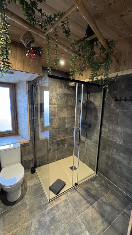 Salle de bain ph1.jpg Salle de bain ph1.jpg