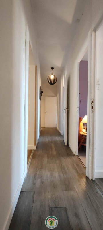 couloir accès aux chambres