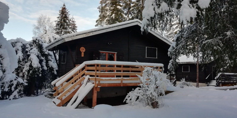 Chalet sous la neige