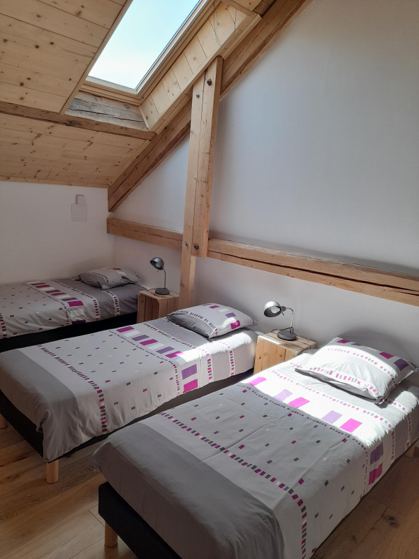 chambre_pmr_2022_3_lits.jpg chambre_pmr_2022_3_lits.jpg