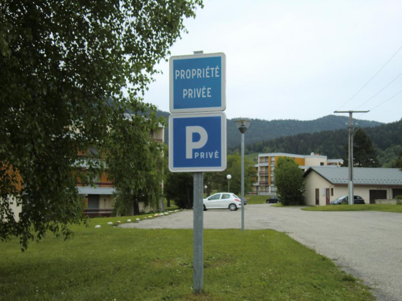 entrée route de la sure