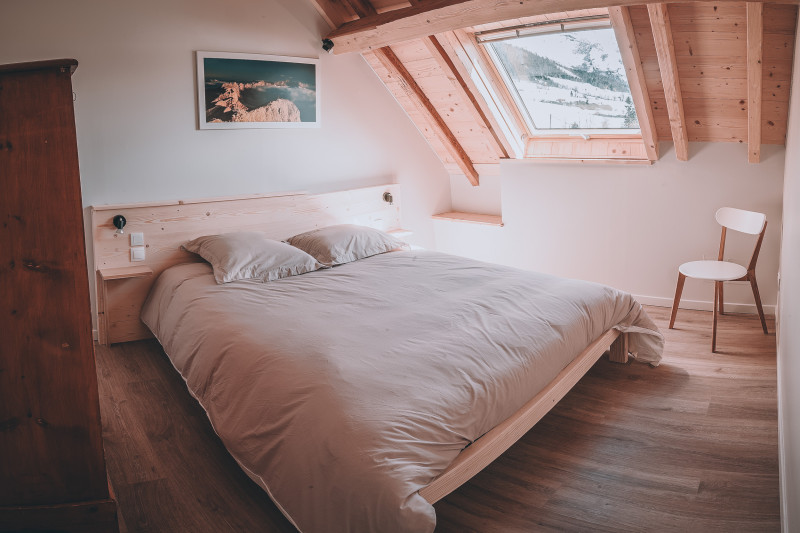 Chambre avec lit doucle