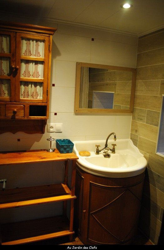 SALLE DE BAIN N° 2 RDC